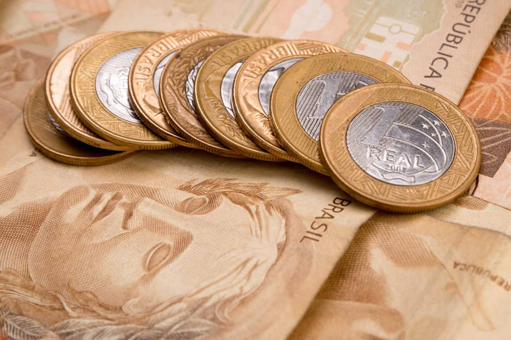 Aposentado precoce que ainda trabalha perde até 80% do salário, diz estudo